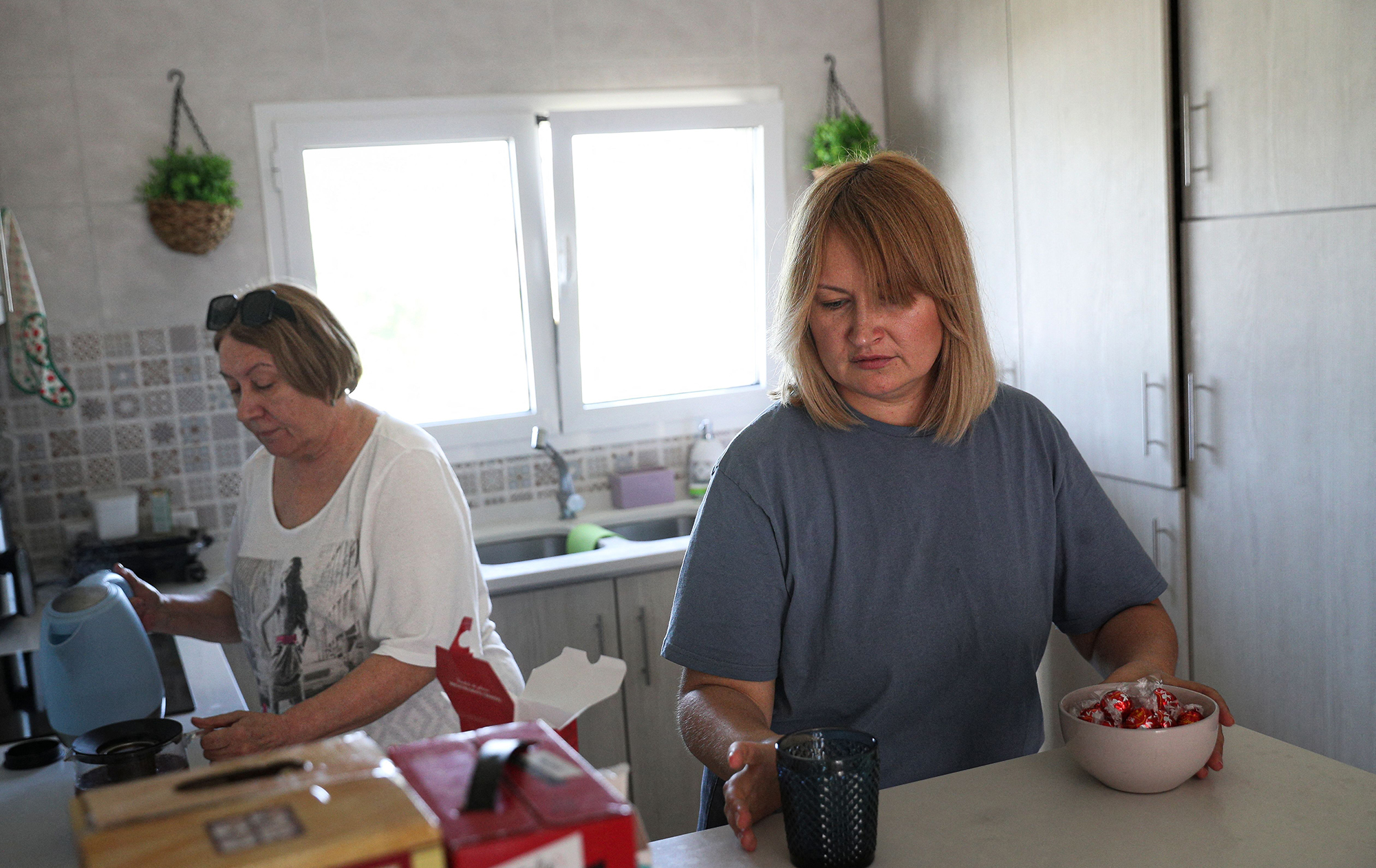 Українці масово повертаються додому з країни ЄС: в чому причини